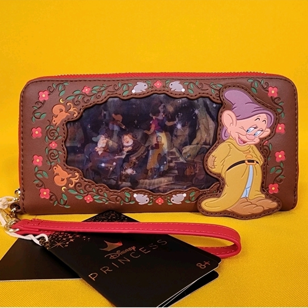 Loungefly Snow White and Seven Dwarfs Lenticular Princess Series Wallet Wristlet